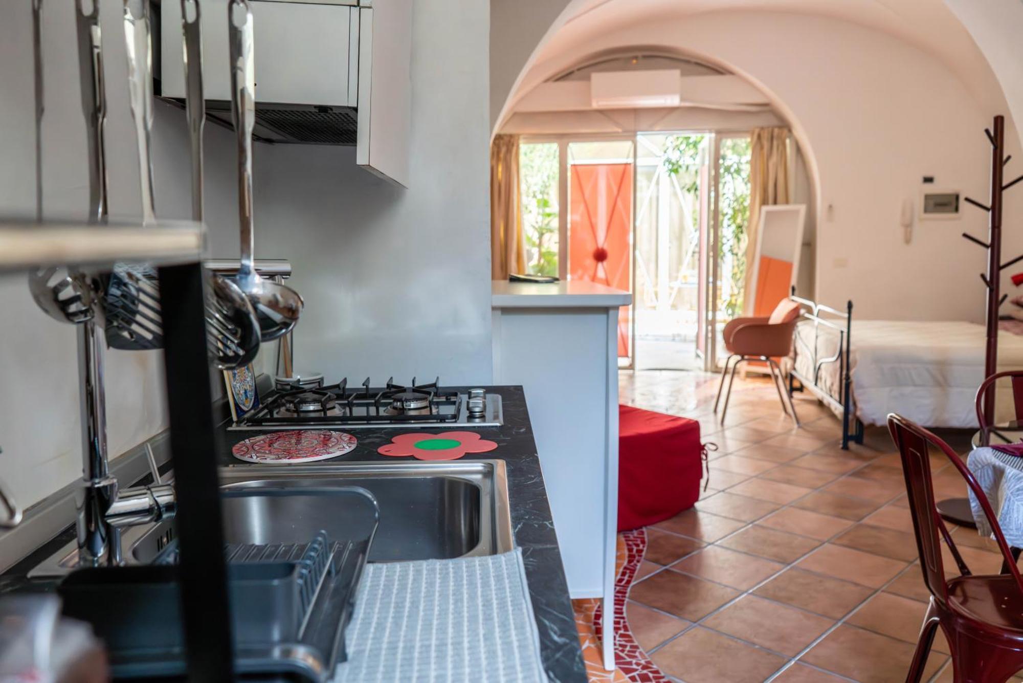 B&B Corte Dei Memoli Di Margiotta Giuseppina Лечче Экстерьер фото