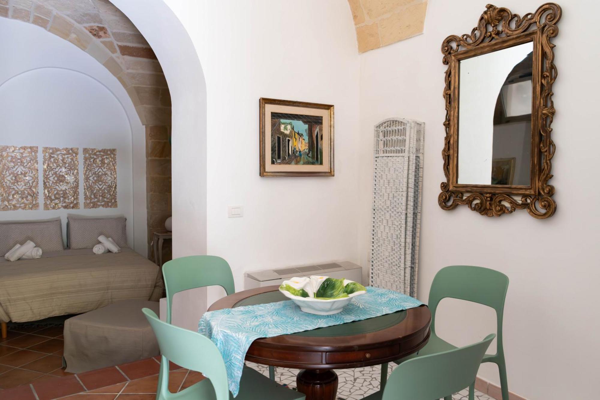 B&B Corte Dei Memoli Di Margiotta Giuseppina Лечче Экстерьер фото