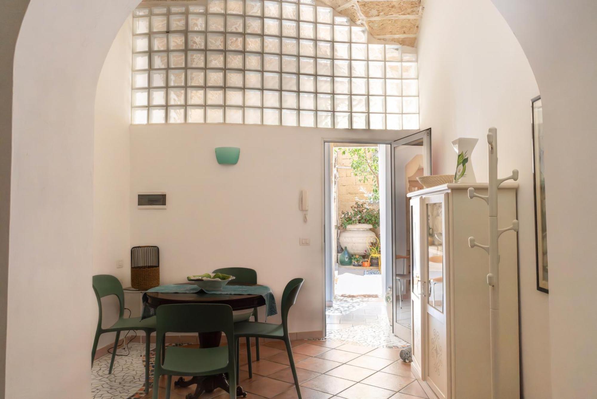 B&B Corte Dei Memoli Di Margiotta Giuseppina Лечче Экстерьер фото