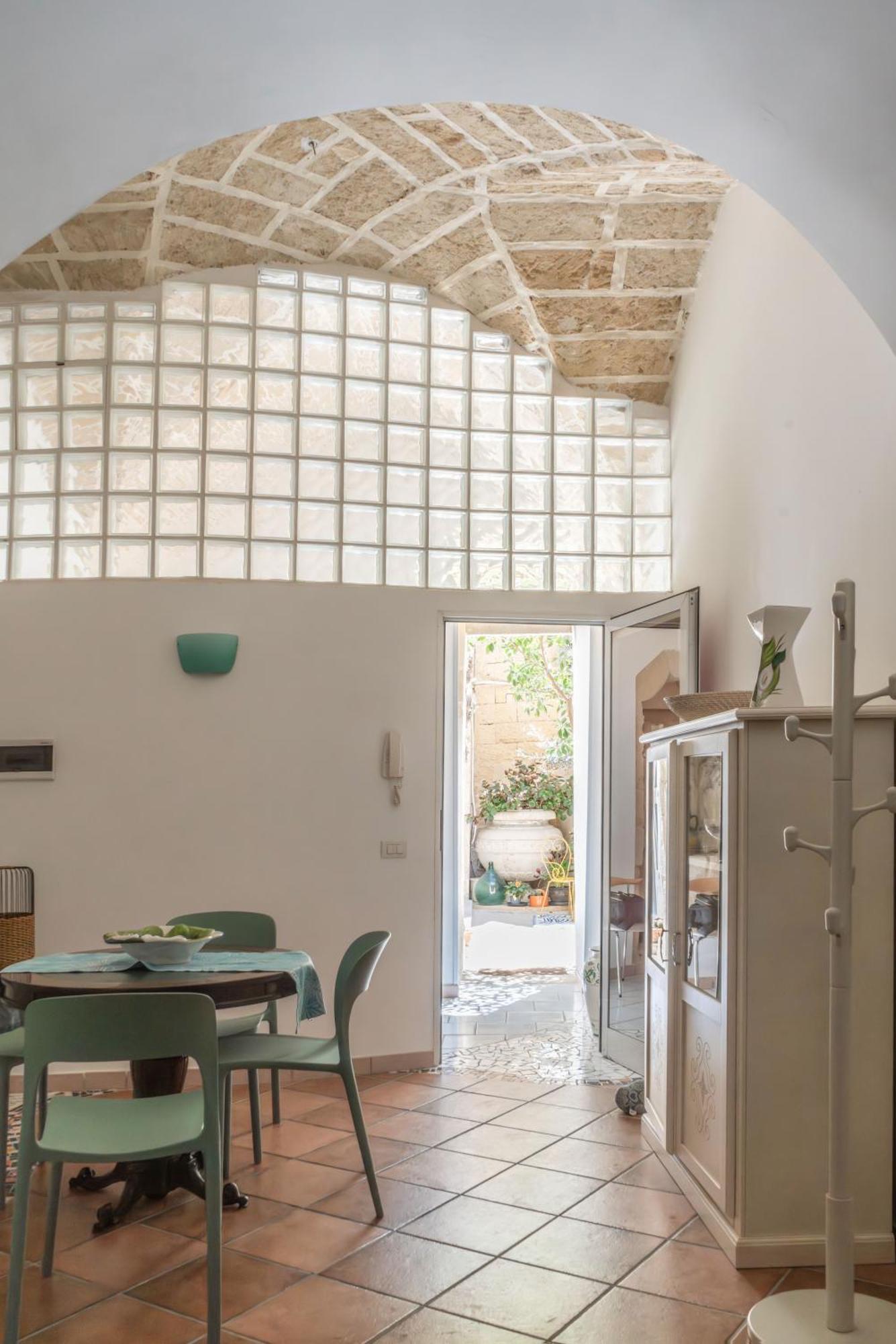 B&B Corte Dei Memoli Di Margiotta Giuseppina Лечче Экстерьер фото
