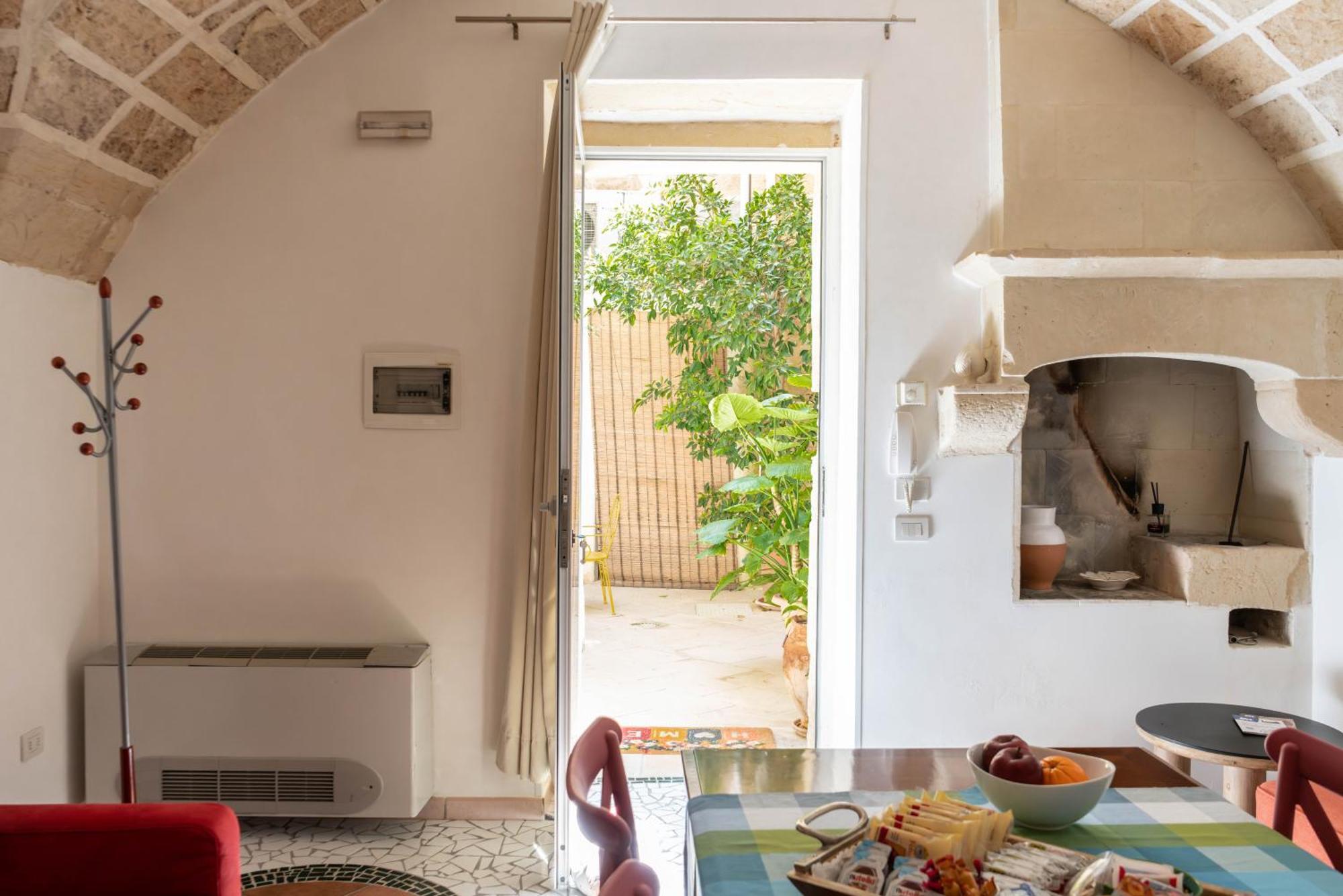 B&B Corte Dei Memoli Di Margiotta Giuseppina Лечче Экстерьер фото