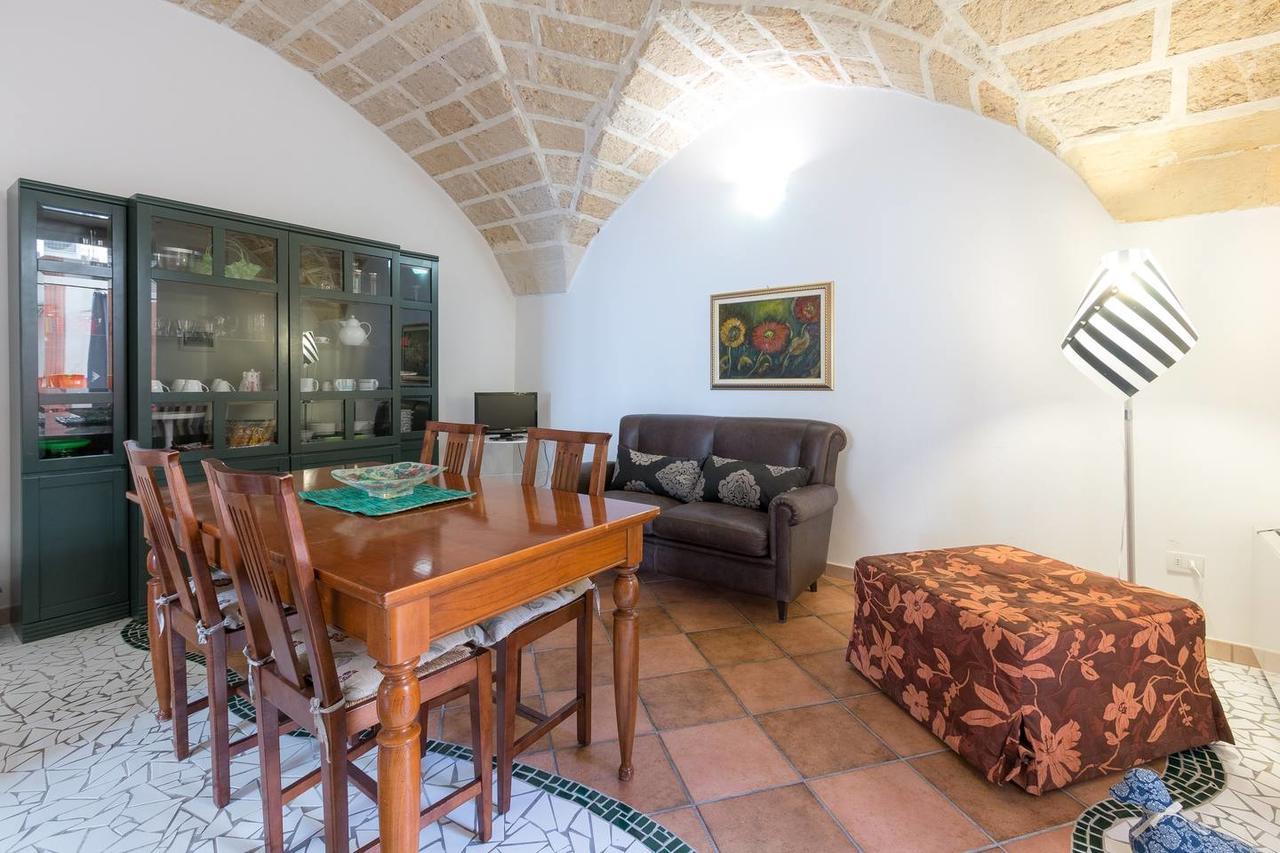 B&B Corte Dei Memoli Di Margiotta Giuseppina Лечче Экстерьер фото