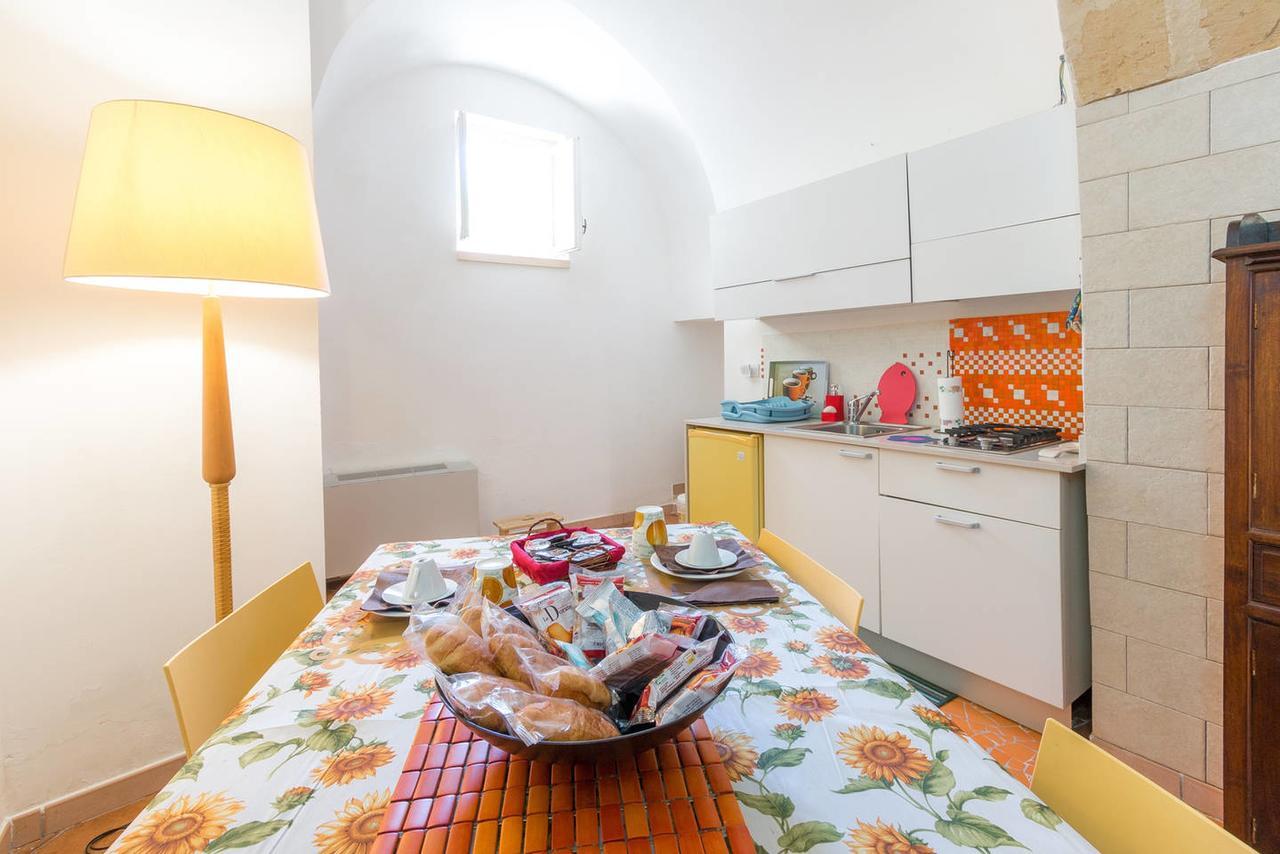 B&B Corte Dei Memoli Di Margiotta Giuseppina Лечче Экстерьер фото